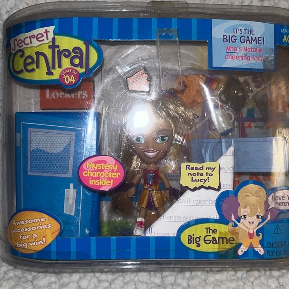 Secret Central Natalie the Cheerleader NIP - Picture 1 of 4